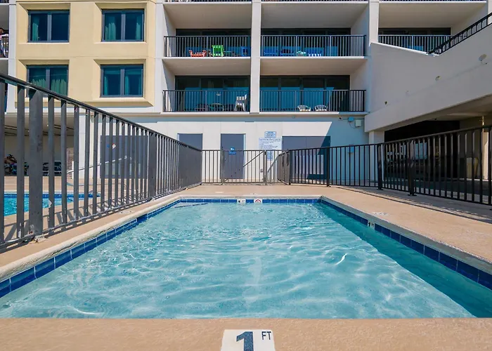 Apartment Island Winds West 877